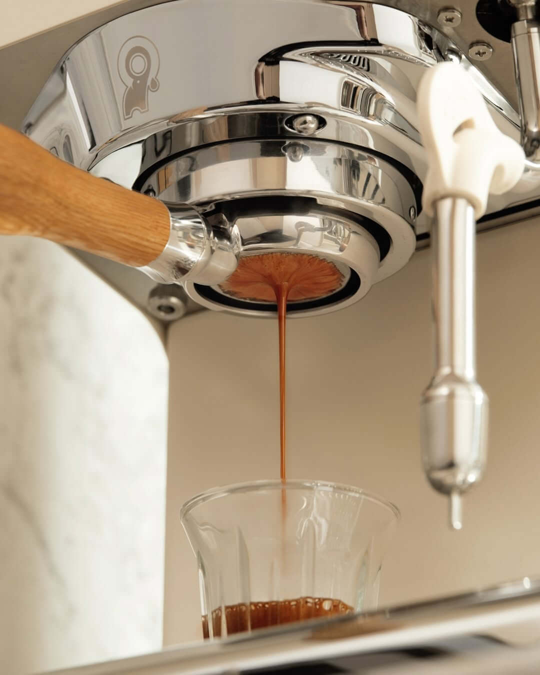 Gemilai Ele G3028A - Smart Espresso med Auto-Mælkeskum - BloomVik